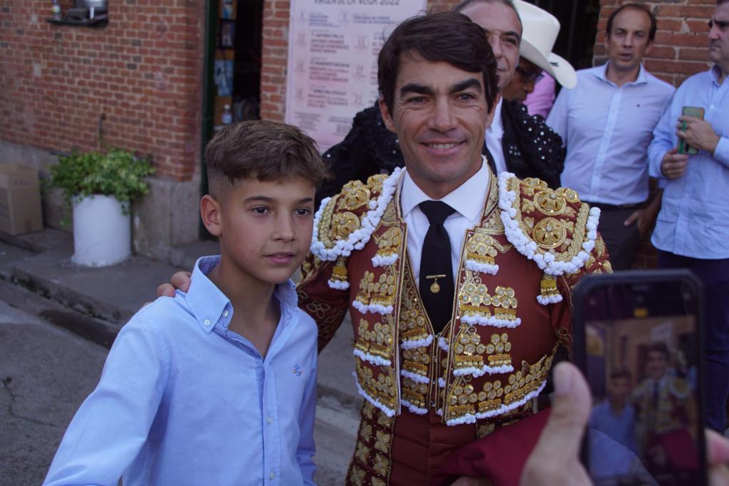  Así ha sido el ambiente en el patio de cuadrillas de La Glorieta, este viernes, antes de la corrida de Galache. Fotos Juanes