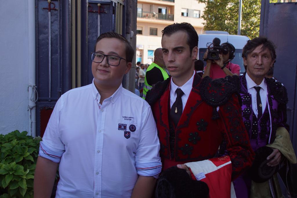  Así ha sido el ambiente en el patio de cuadrillas de La Glorieta, este viernes, antes de la corrida de Galache. Fotos Juanes