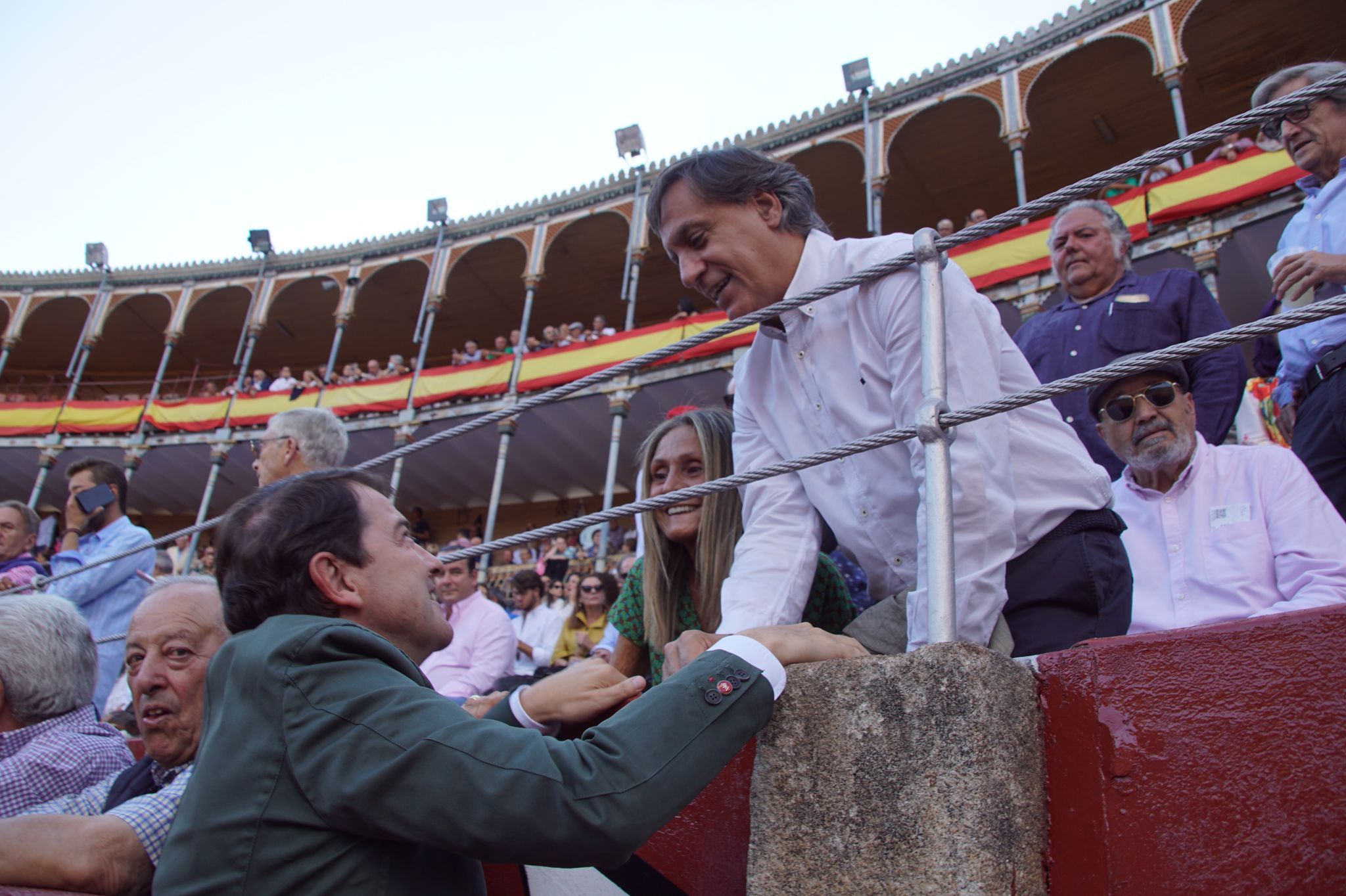 Resumen fotográfico del ambiente en los tendidos de La Glorieta durante la corrida de Galache. Foto Juanes