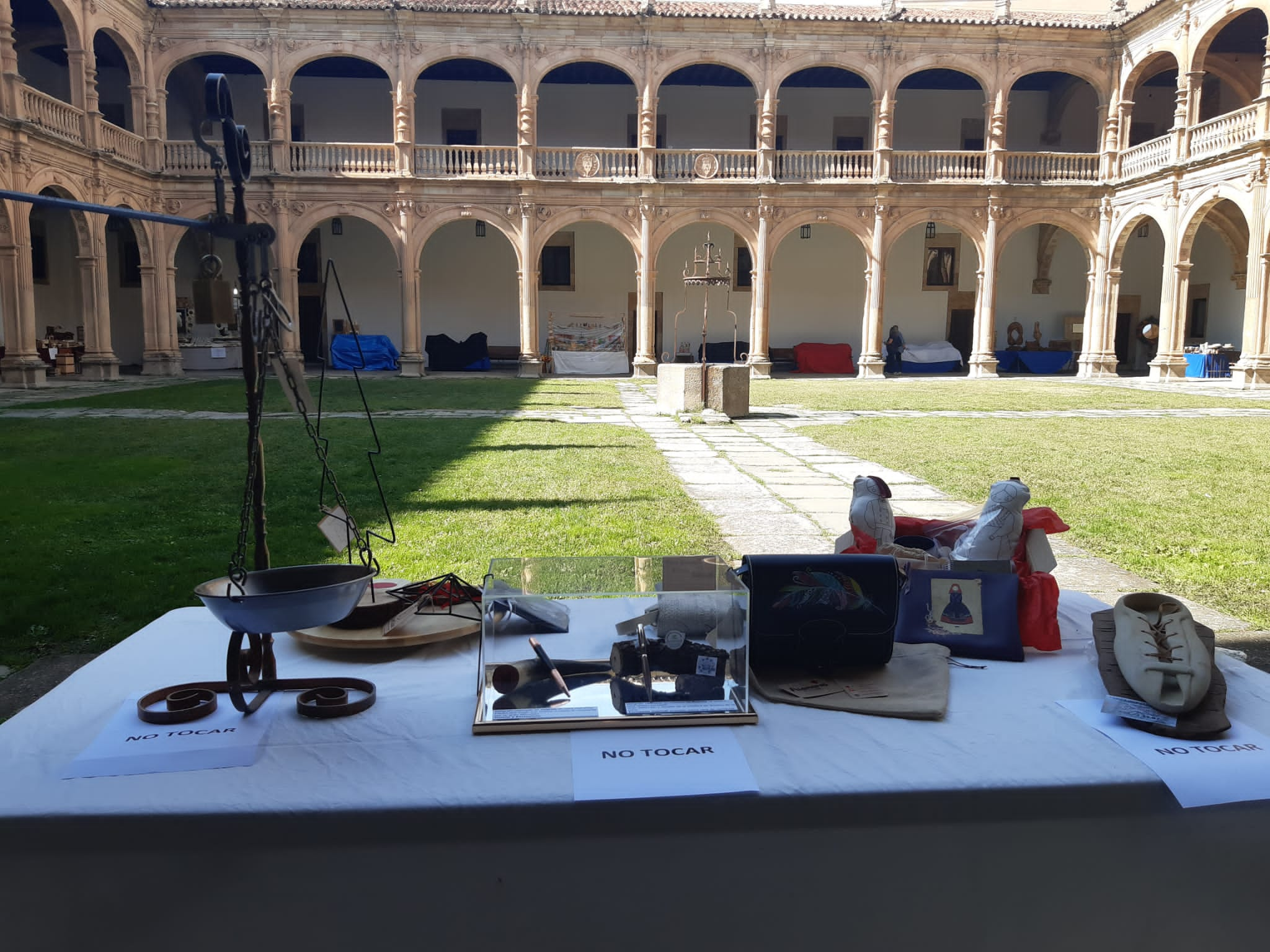 Mercado de artesanos rurales 