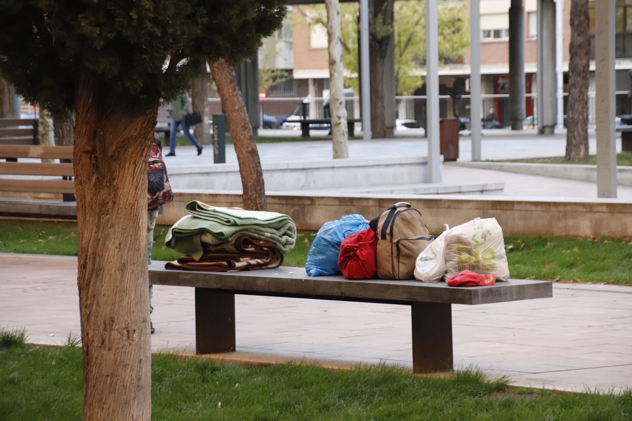  La Policía Local vuelve a desalojar a los sintecho de la plaza de Barcelona 