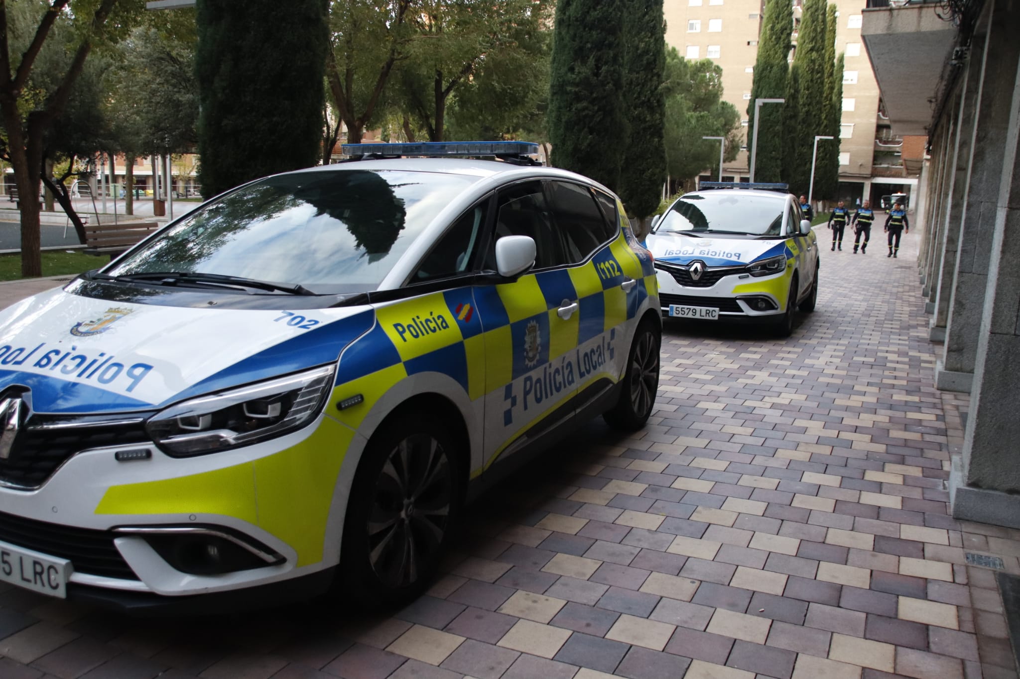  La Policía Local vuelve a desalojar a los sintecho de la plaza de Barcelona 