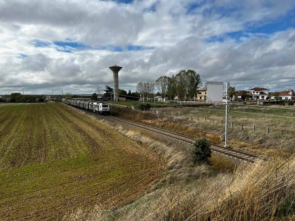 Electrificación de la vía del tren hasta Portugal a su paso por Calzada de Don Diego