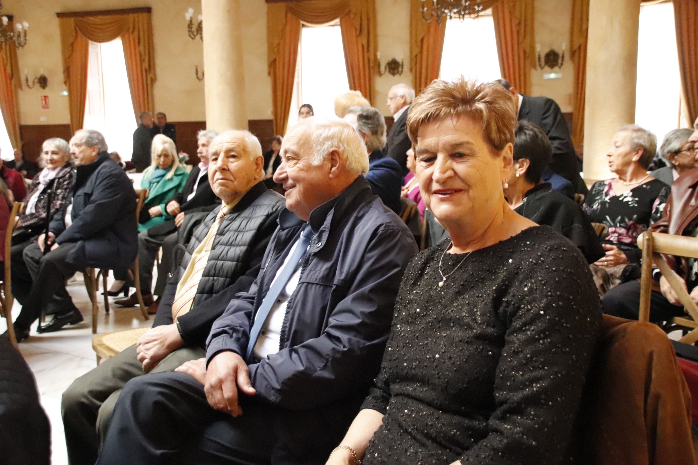 homenaje a los matrimonios que celebran sus Bodas de Oro