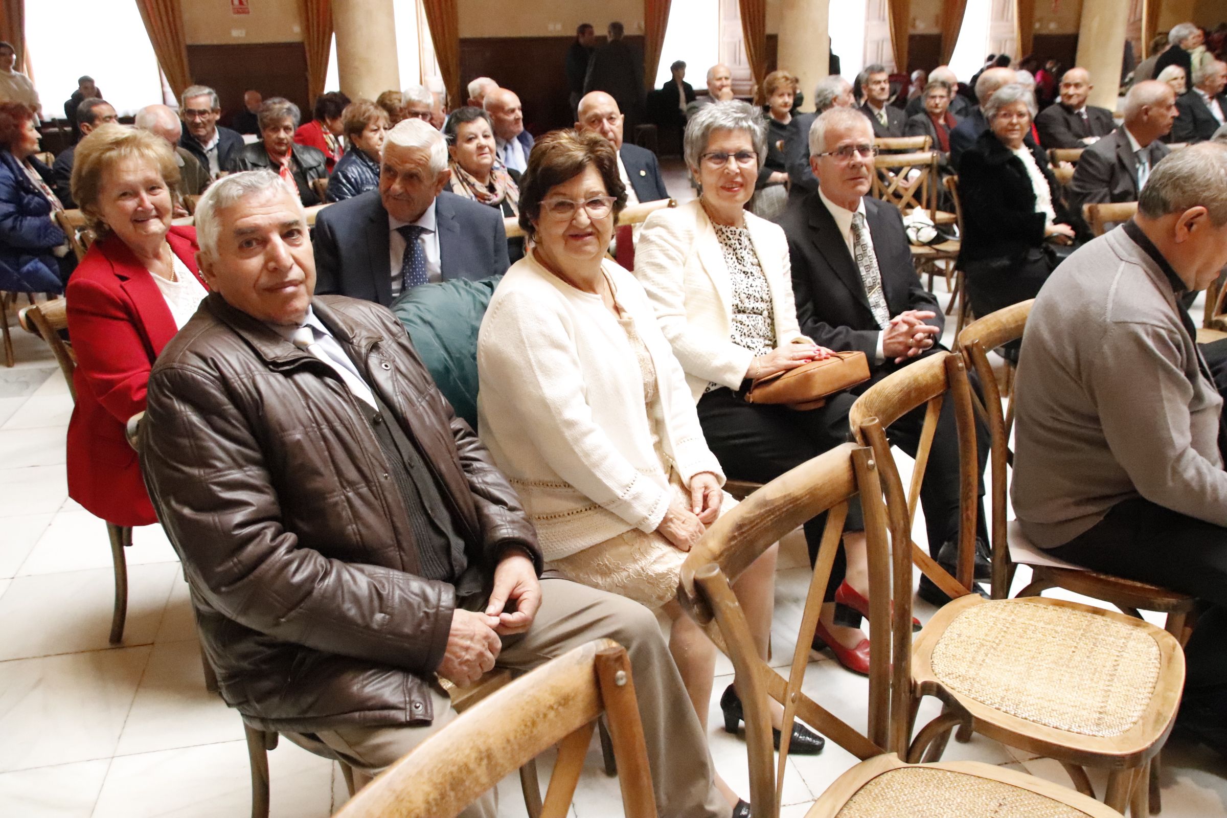 homenaje a los matrimonios que celebran sus Bodas de Oro