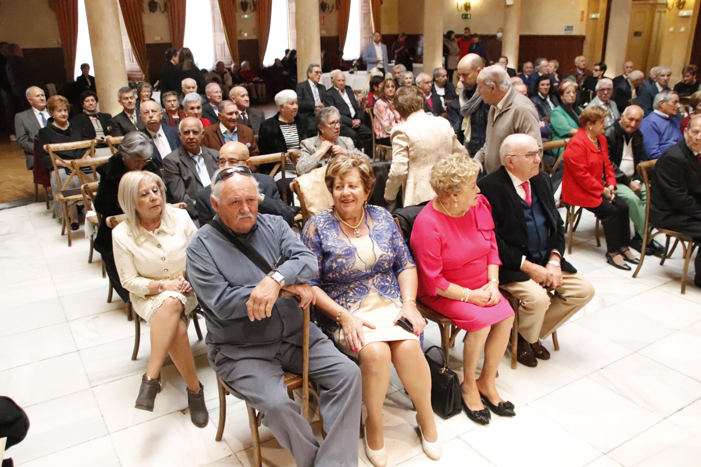 homenaje a los matrimonios que celebran sus Bodas de Oro