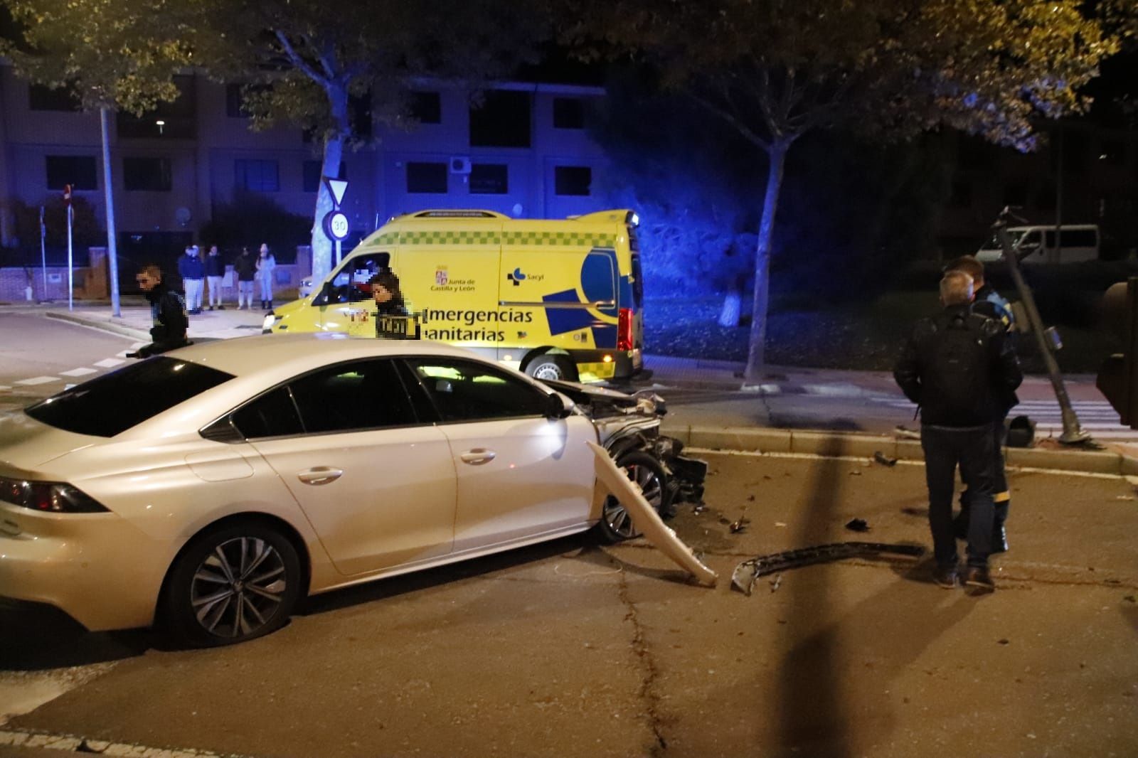 Accidente de taxi en glorieta Beatriz de Suabia. Fotos Andrea M.  (1)
