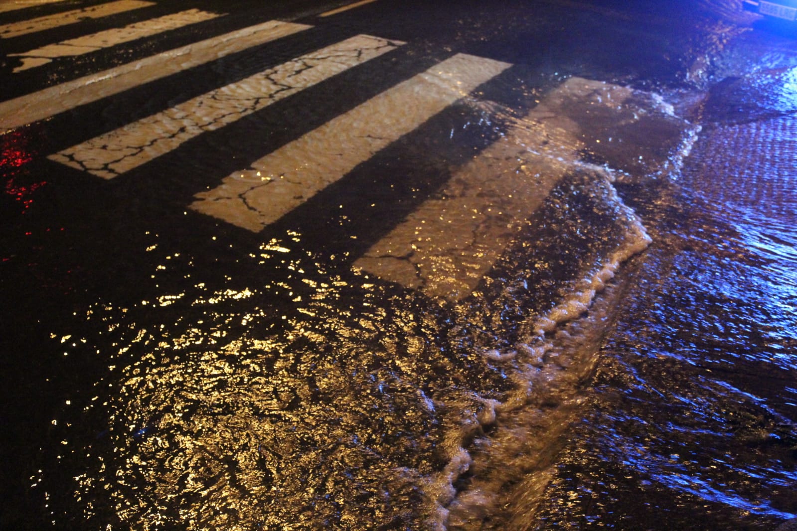 Reventón en la avenida Juan Pablo II (5)