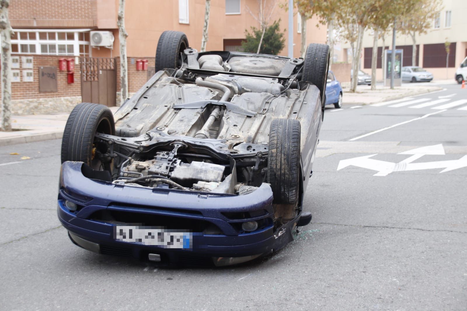  Vuelca un coche en la calle Orejudos