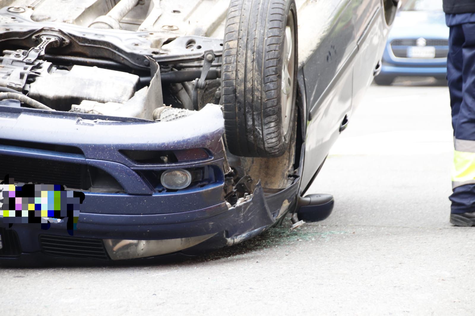  Vuelca un coche en la calle Orejudos 