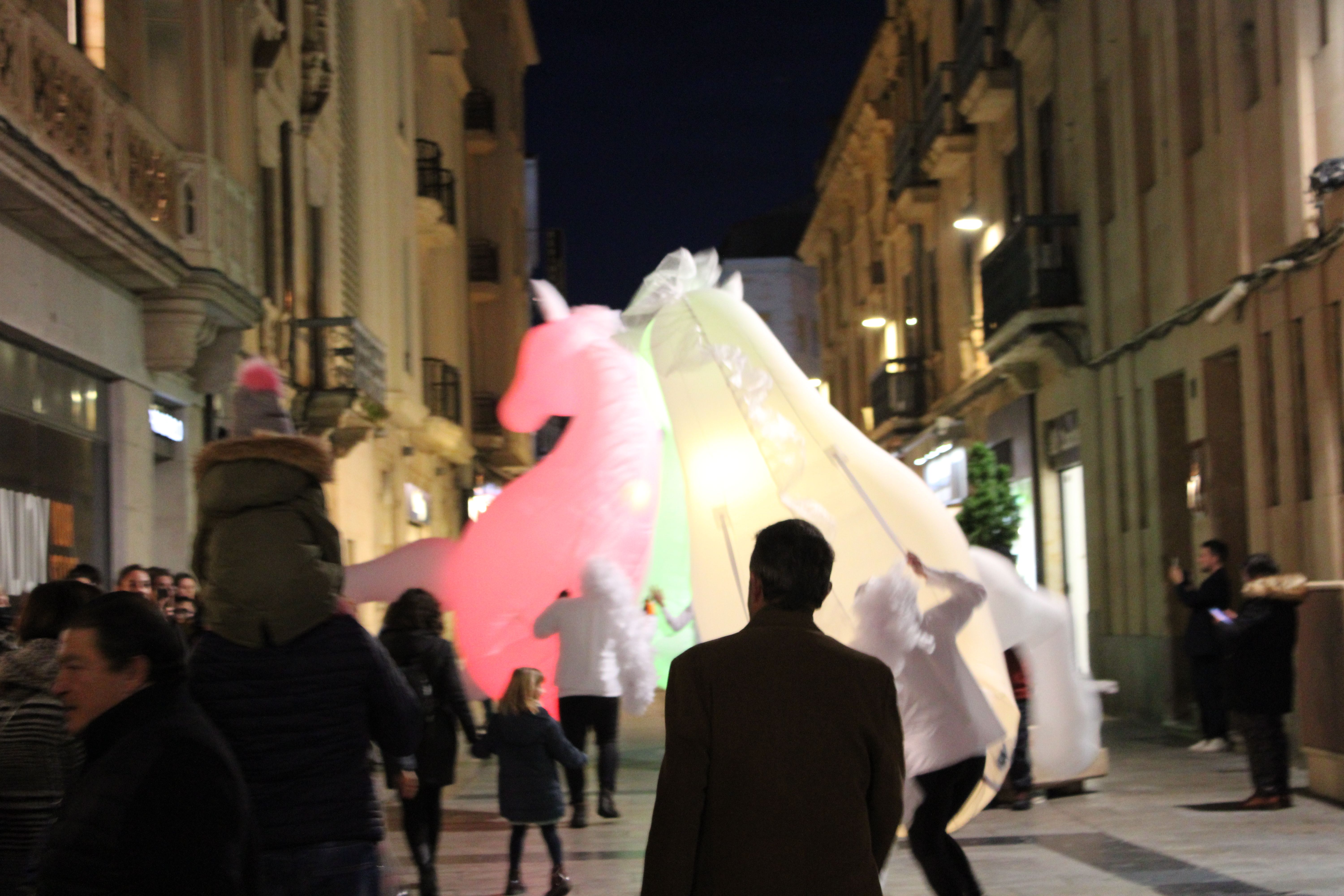 Pasacalles navideño “Caballos de Navidad” con ArtScreative