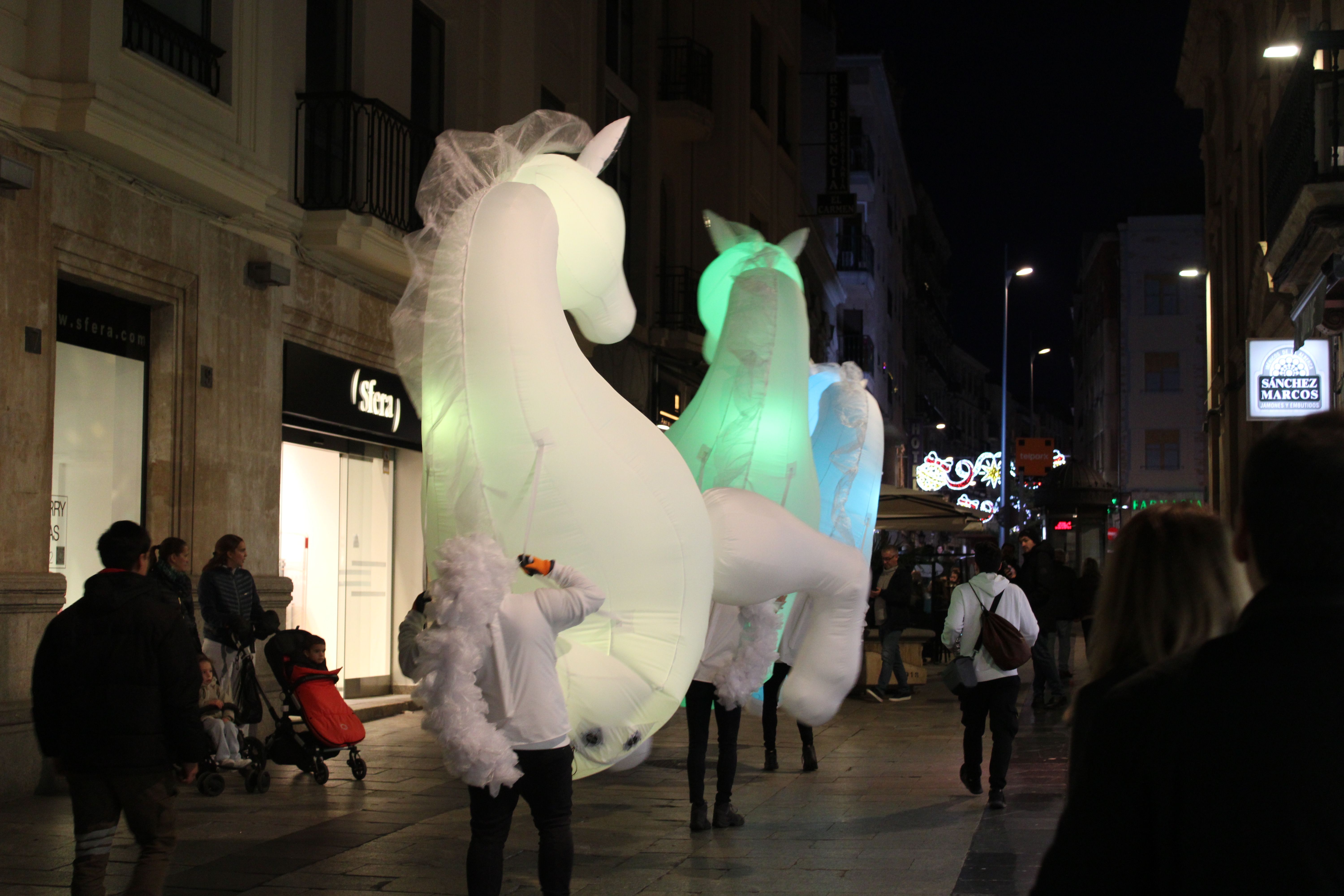 Pasacalles navideño “Caballos de Navidad” con ArtScreative