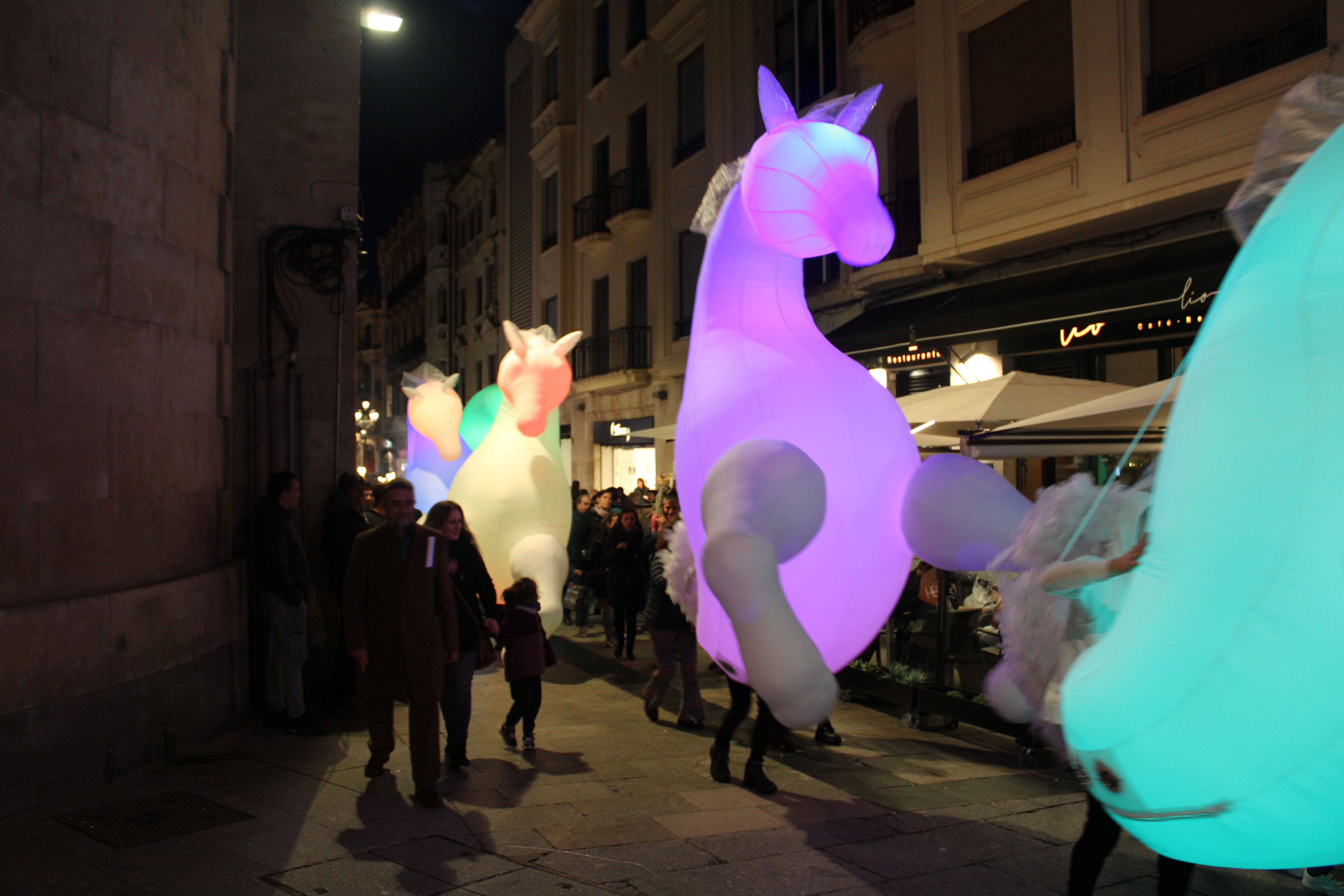 Pasacalles navideño “Caballos de Navidad” con ArtScreative