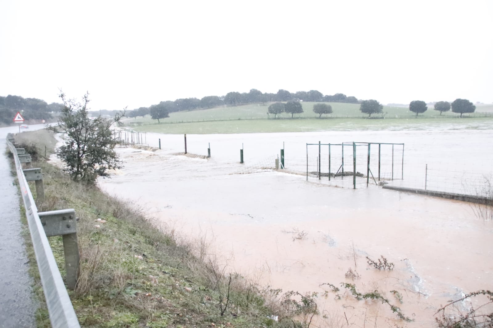 inundación carretera a Venicos, CL-512