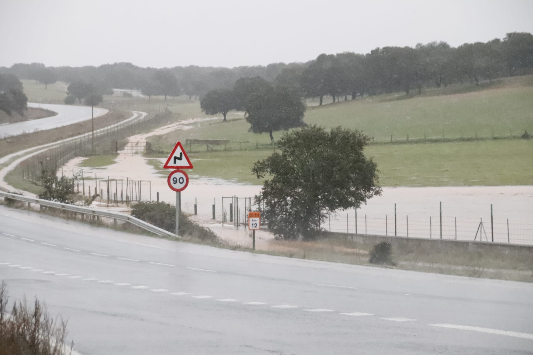 Inundación carretera CL 512 (10)