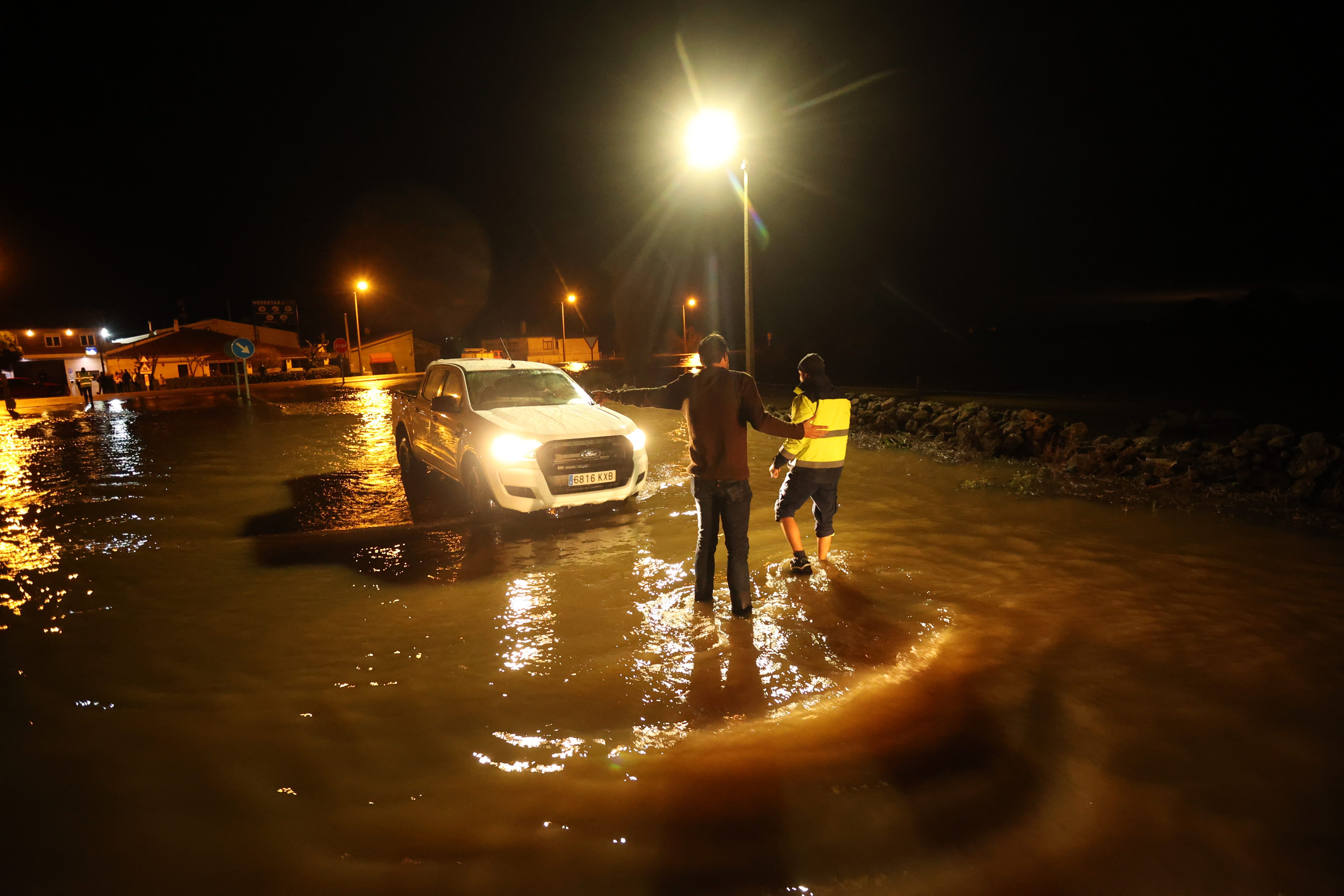 Inundaciones en Aldehuela de la Bóveda. Andrea M (1)