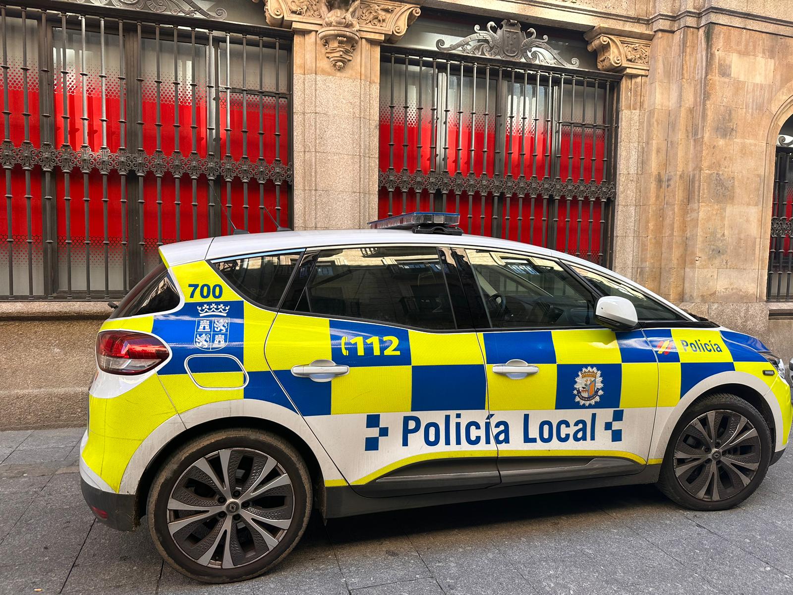 Un coche de la Policía Local en la calle Zamora | Foto de archivo