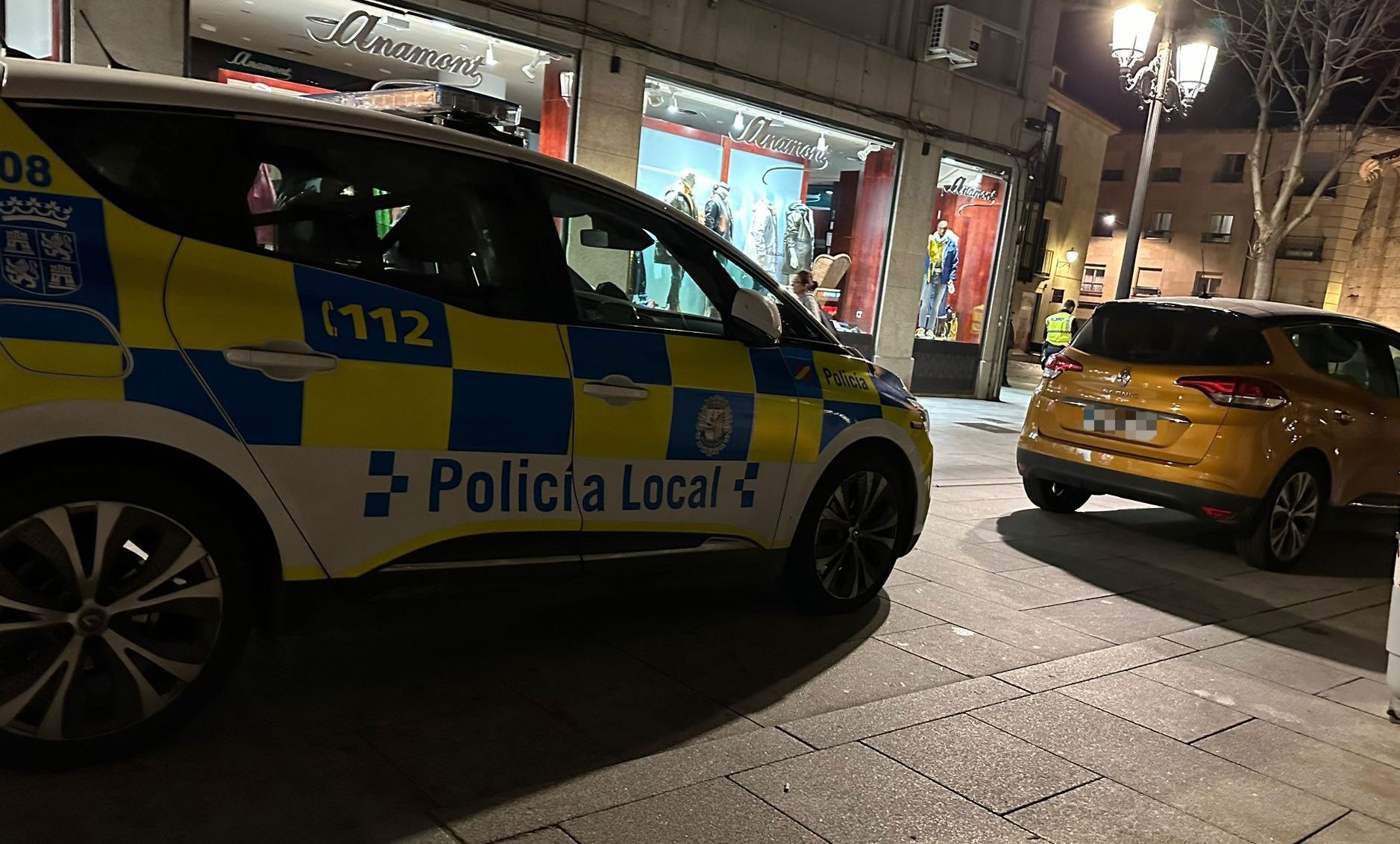 Policía Local en calle José Jáuregui