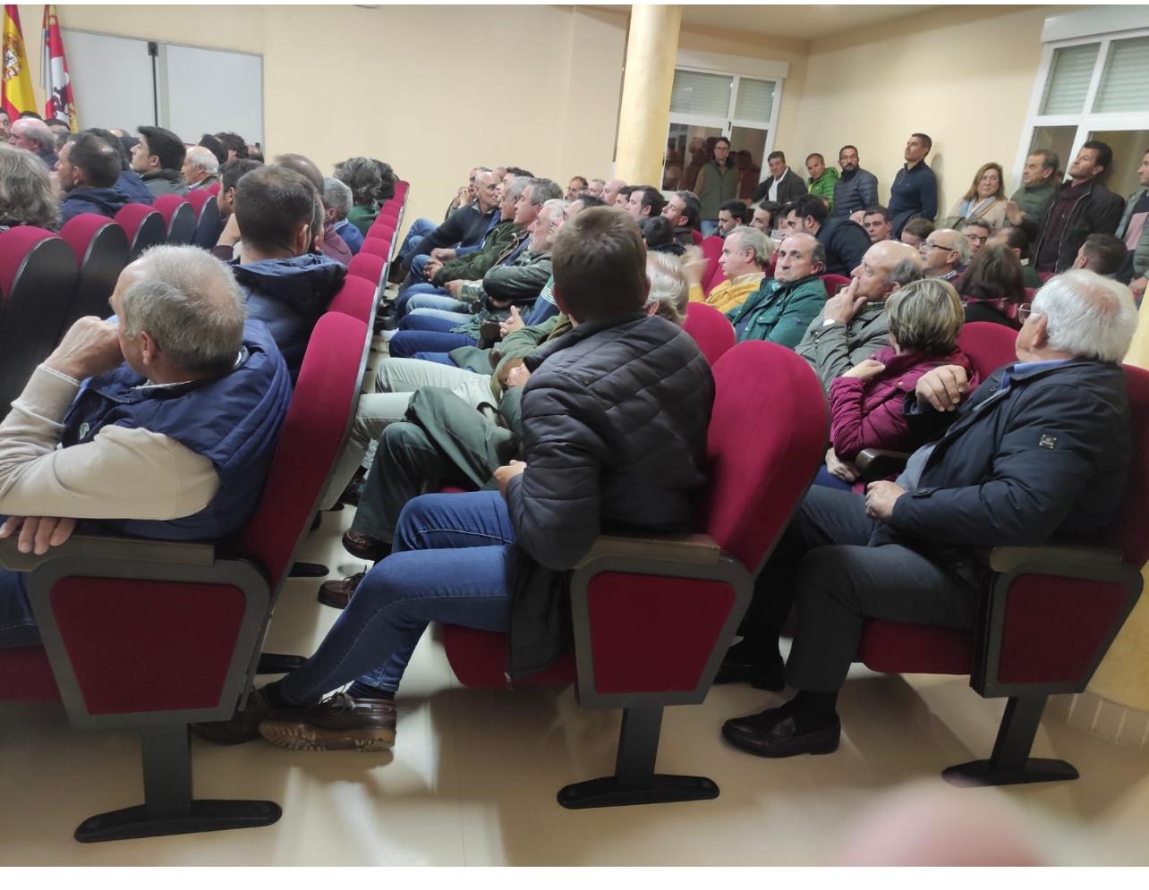 Ganaderos protestando en Tamames con el actual protocolo de saneamientos