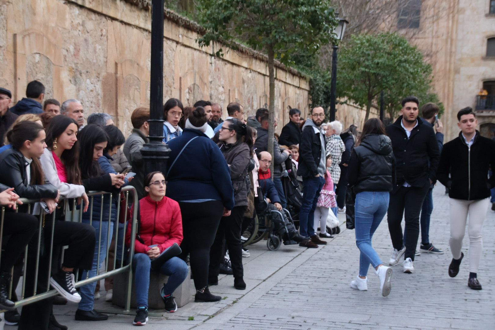 Ambiente en la Procesión del Vía Matris de la Cofradía de la Vera Cruz