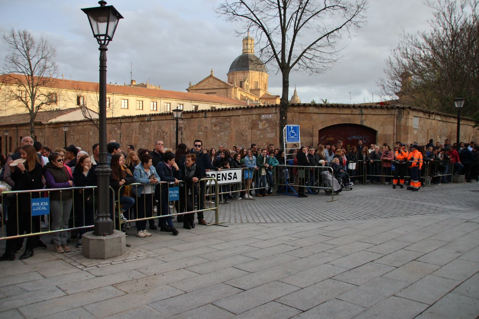 Ambiente en la Procesión del Vía Matris de la Cofradía de la Vera Cruz