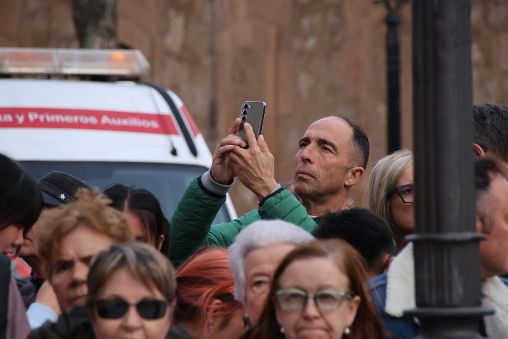 Ambiente en la Procesión del Vía Matris de la Cofradía de la Vera Cruz