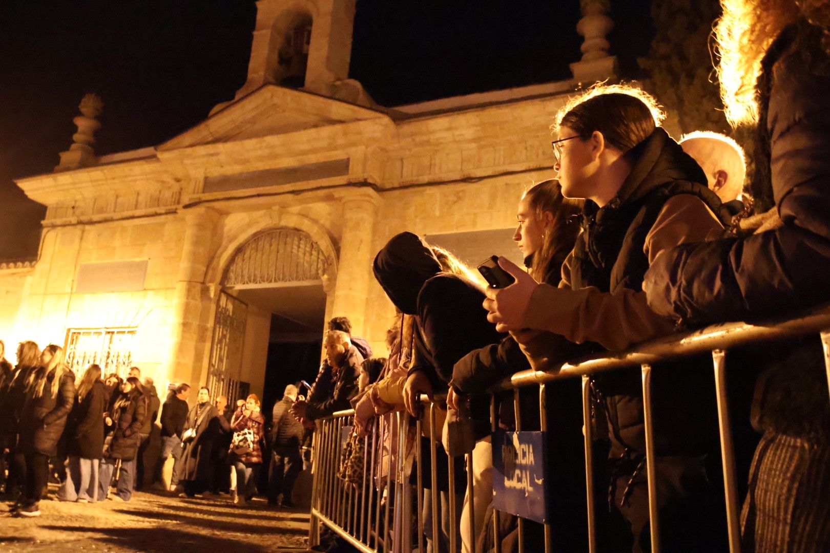 Ambiente en el Traslado de la imagen del Santísimo Cristo de la Liberación de la Hermandad del Cristo del Amor y de la Paz