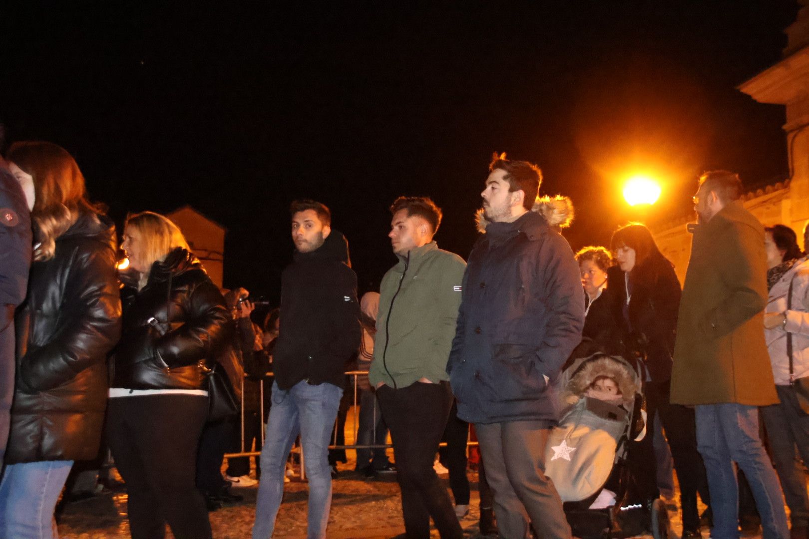 Ambiente en el Traslado de la imagen del Santísimo Cristo de la Liberación de la Hermandad del Cristo del Amor y de la Paz