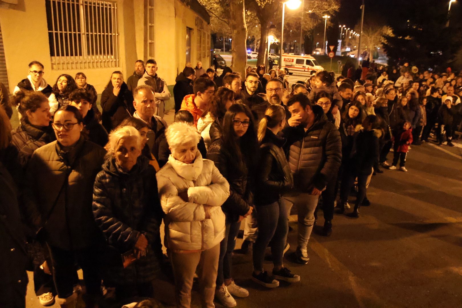 Ambiente en el Traslado de la imagen del Santísimo Cristo de la Liberación de la Hermandad del Cristo del Amor y de la Paz