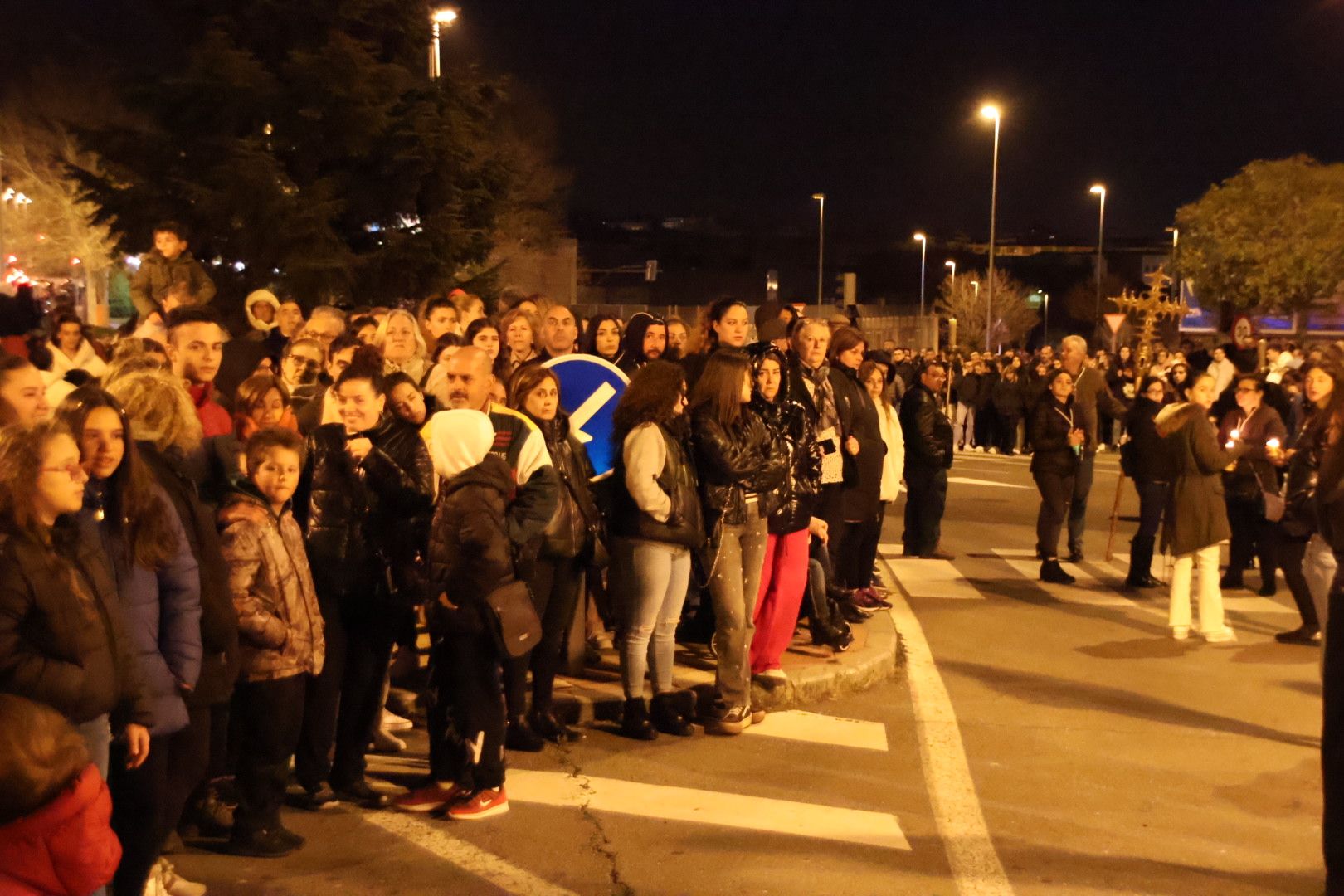 Ambiente en el Traslado de la imagen del Santísimo Cristo de la Liberación de la Hermandad del Cristo del Amor y de la Paz