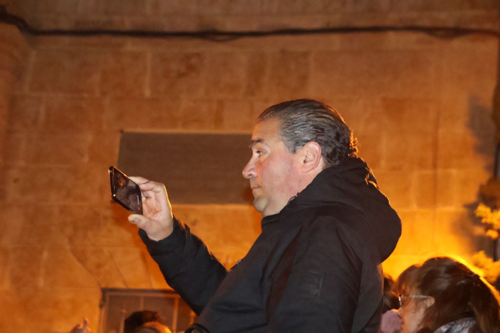 Ambiente en el Traslado de la imagen del Santísimo Cristo de la Liberación de la Hermandad del Cristo del Amor y de la Paz