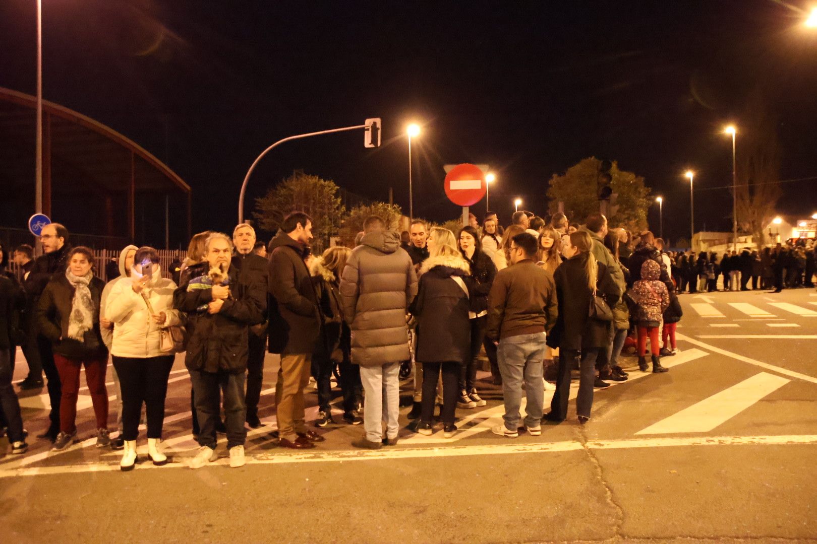 Ambiente en el Traslado de la imagen del Santísimo Cristo de la Liberación de la Hermandad del Cristo del Amor y de la Paz