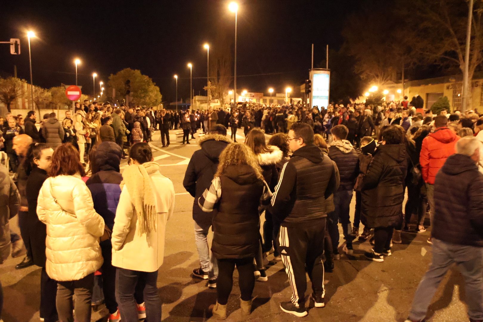 Ambiente en el Traslado de la imagen del Santísimo Cristo de la Liberación de la Hermandad del Cristo del Amor y de la Paz