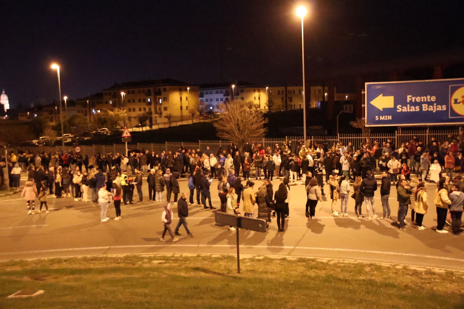 Ambiente en el Traslado de la imagen del Santísimo Cristo de la Liberación de la Hermandad del Cristo del Amor y de la Paz