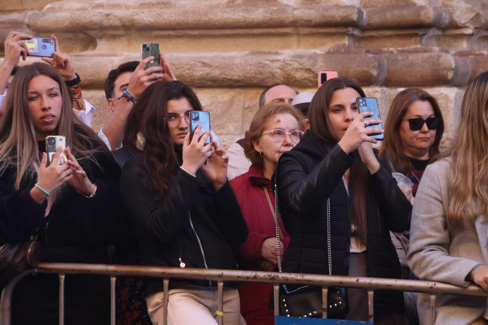 Ambiente en la Procesión de la Hermandad de Jesús Despojado y María Santísima de la Caridad y del Consuelo