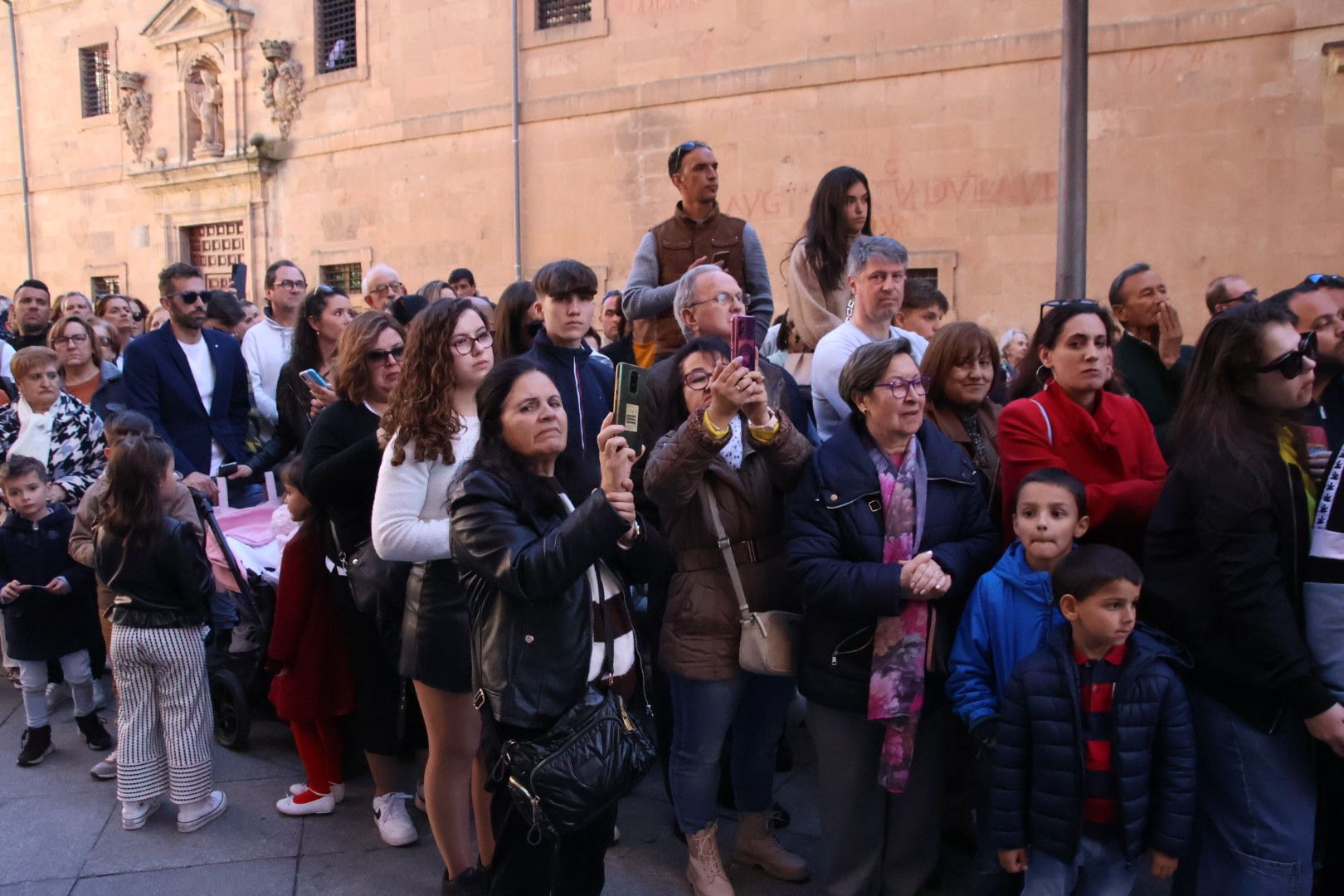 Ambiente en la Procesión de la Hermandad de Jesús Despojado y María Santísima de la Caridad y del Consuelo