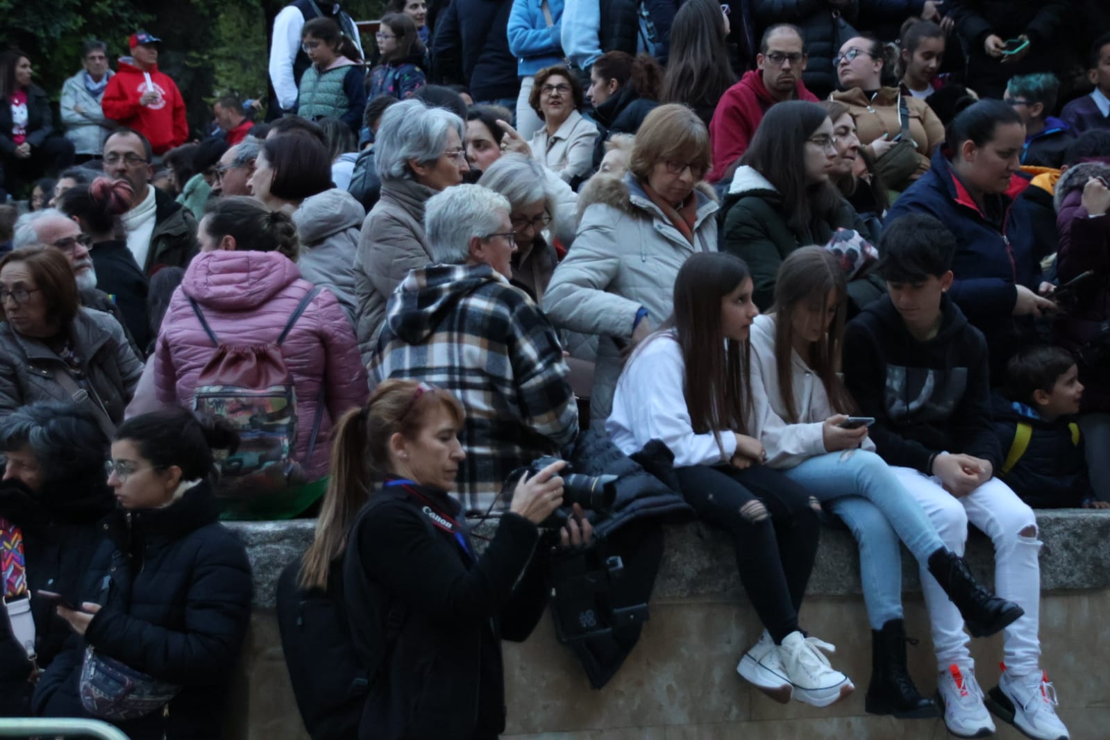 Ambiente en la procesión del Cristo de los Doctrinos y la Virgen de la Amargura de la Cofradía de la Vera Cruz