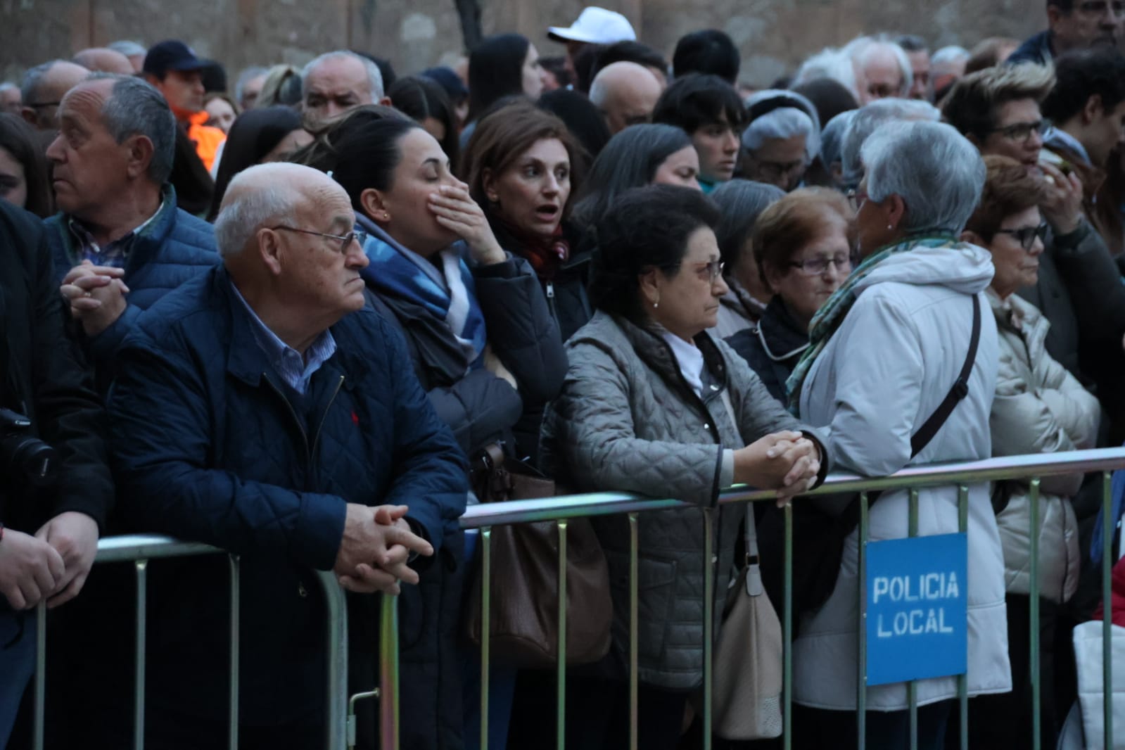 Ambiente en la procesión del Cristo de los Doctrinos y la Virgen de la Amargura de la Cofradía de la Vera Cruz