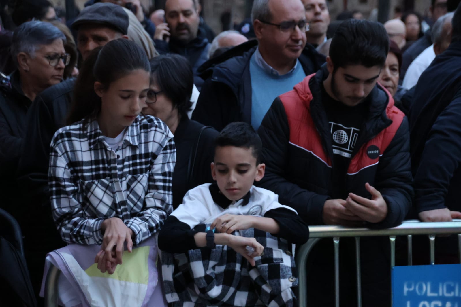 Ambiente en la procesión del Cristo de los Doctrinos y la Virgen de la Amargura de la Cofradía de la Vera Cruz