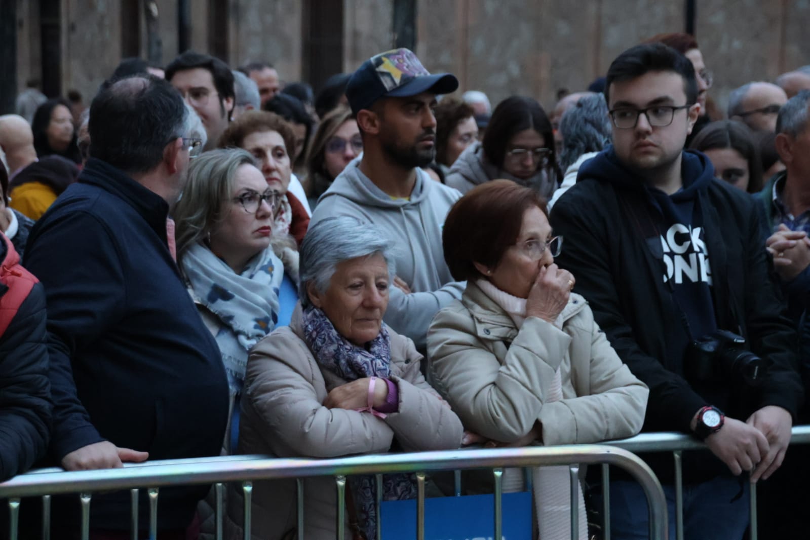 Ambiente en la procesión del Cristo de los Doctrinos y la Virgen de la Amargura de la Cofradía de la Vera Cruz