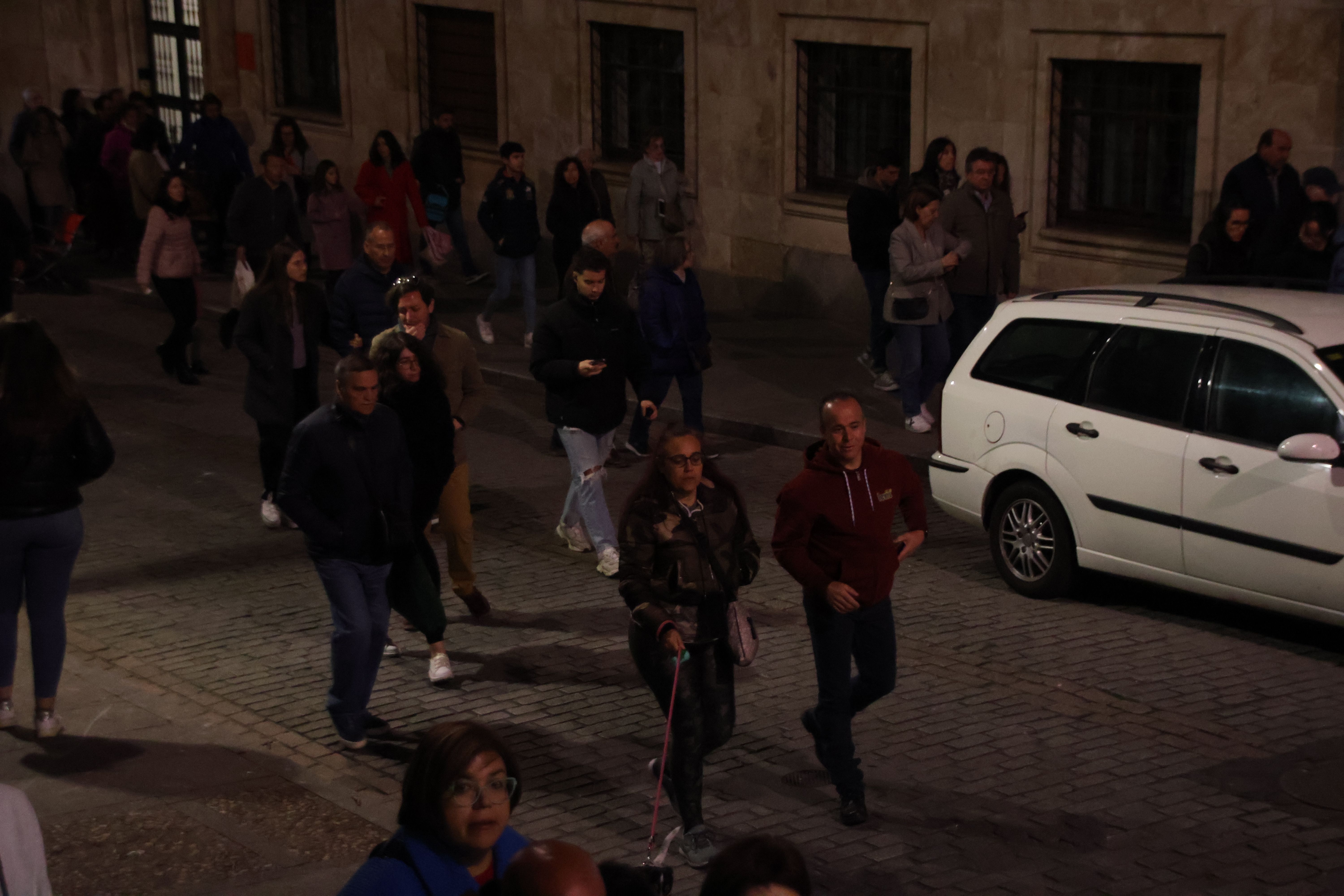 Ambiente en la procesión del Cristo de los Doctrinos y la Virgen de la Amargura de la Cofradía de la Vera Cruz