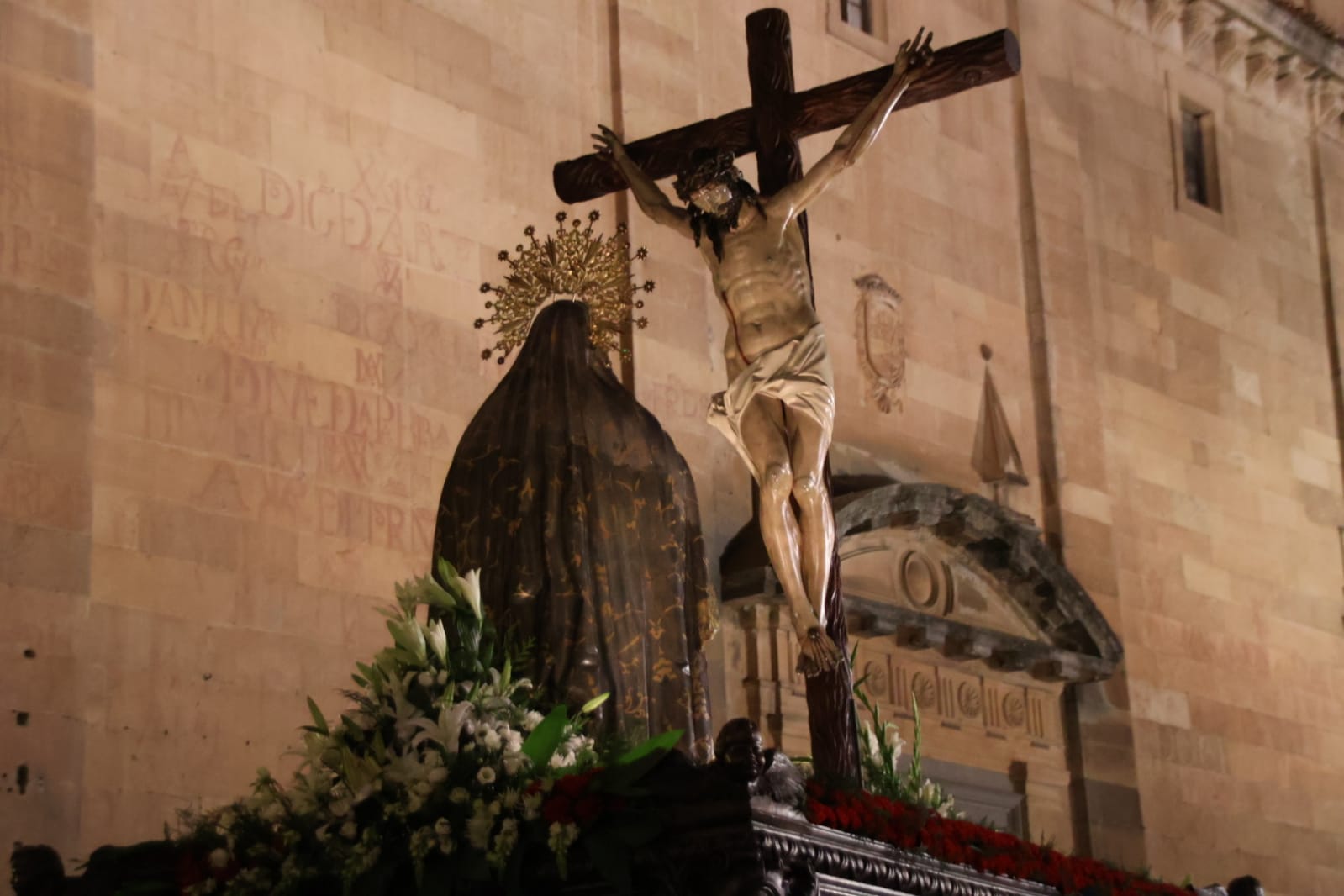 GALERÍA | Procesión Martes Santo de la Hermandad Universitaria del Santísimo Cristo de la Luz y Nuestra Señora de la Sabiduría