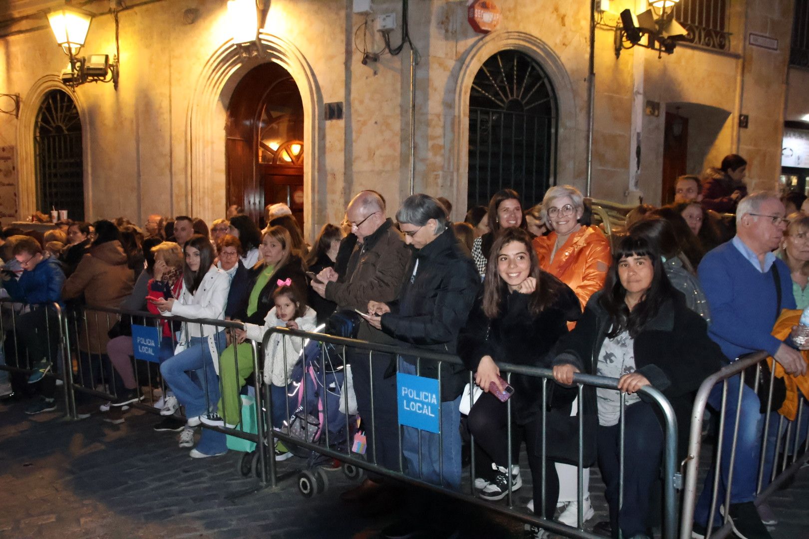 Ambiente en la Procesión de la Hermandad de Jesús Flagelado y Nuestra Señora de las Lágrimas