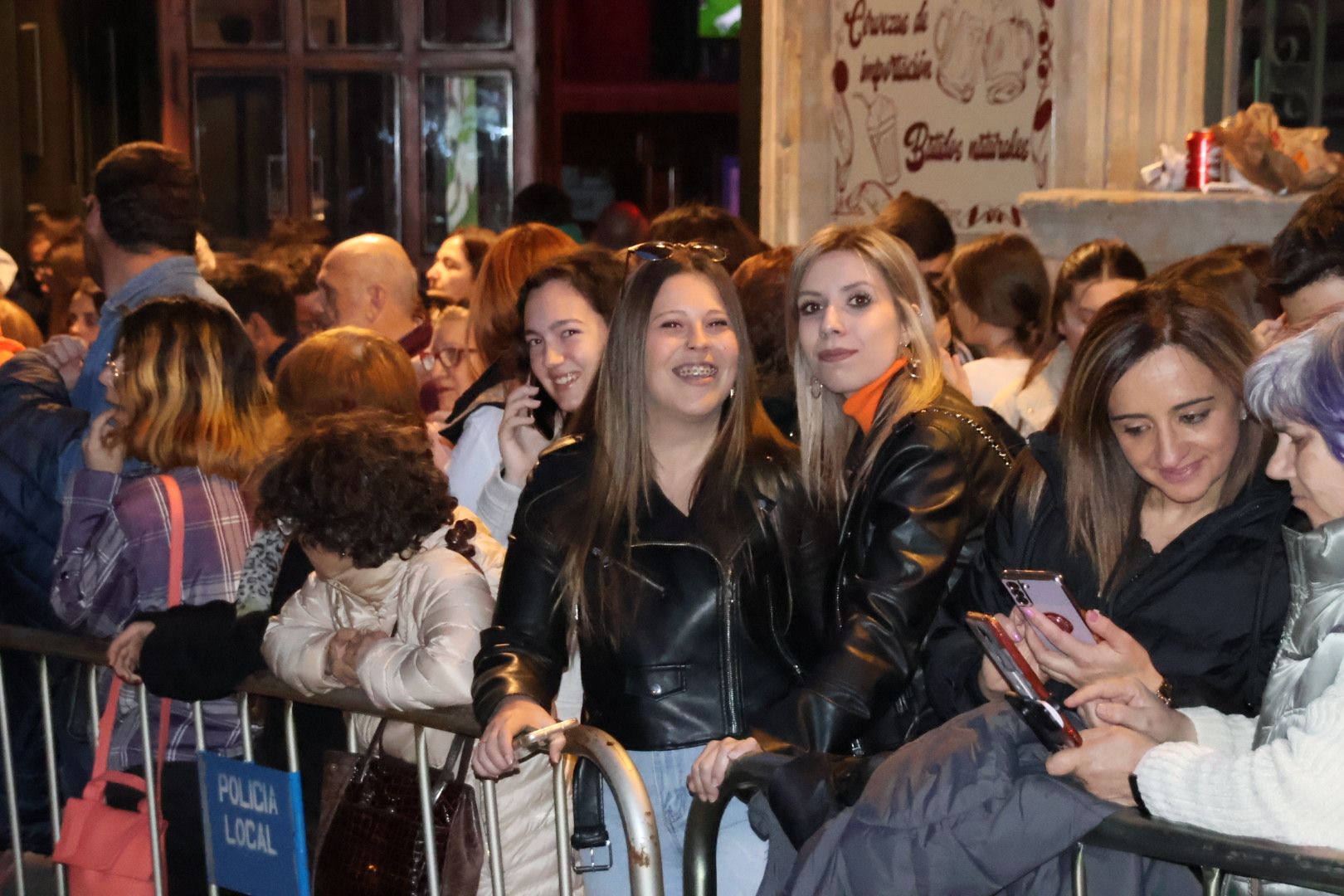 Ambiente en la Procesión de la Hermandad de Jesús Flagelado y Nuestra Señora de las Lágrimas