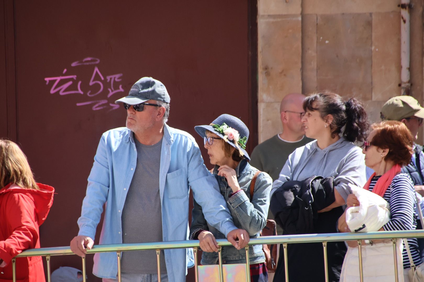 Ambiente en la Procesión del Santo Entierro de la Cofradía de la Vera Cruz