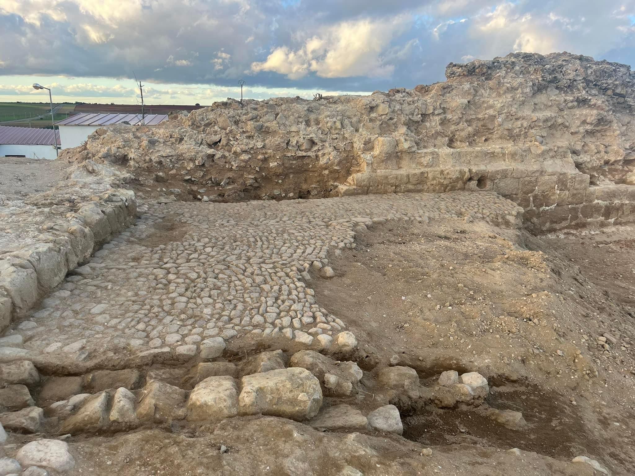 Ruinas del antiguo castillo árabe de Matilla de los Caños del Río