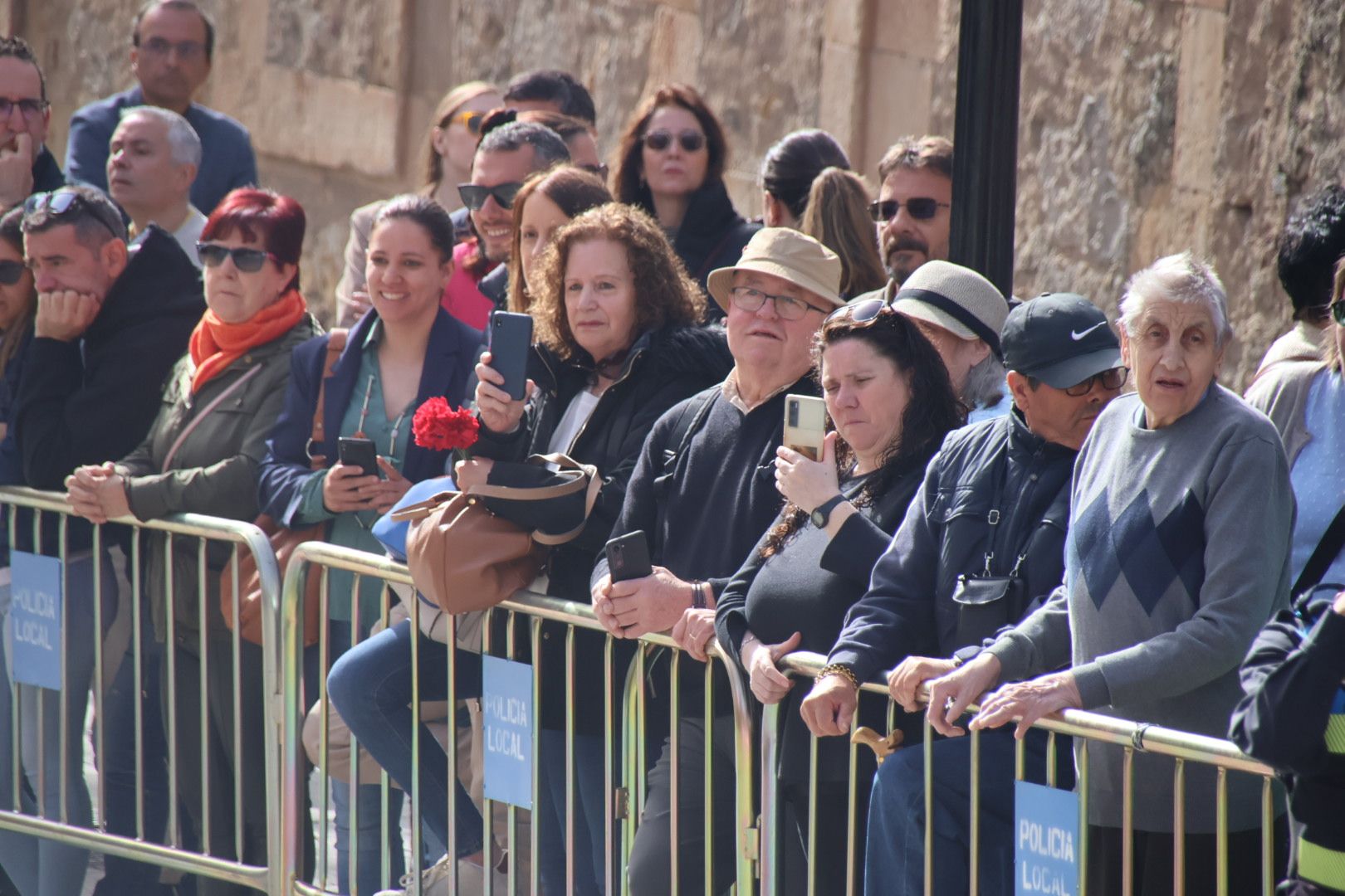 Ambiente en la Procesión de Nuestra Señora de la Alegría y en la Procesión de Jesús Resucitado de la Cofradía de la Vera Cruz