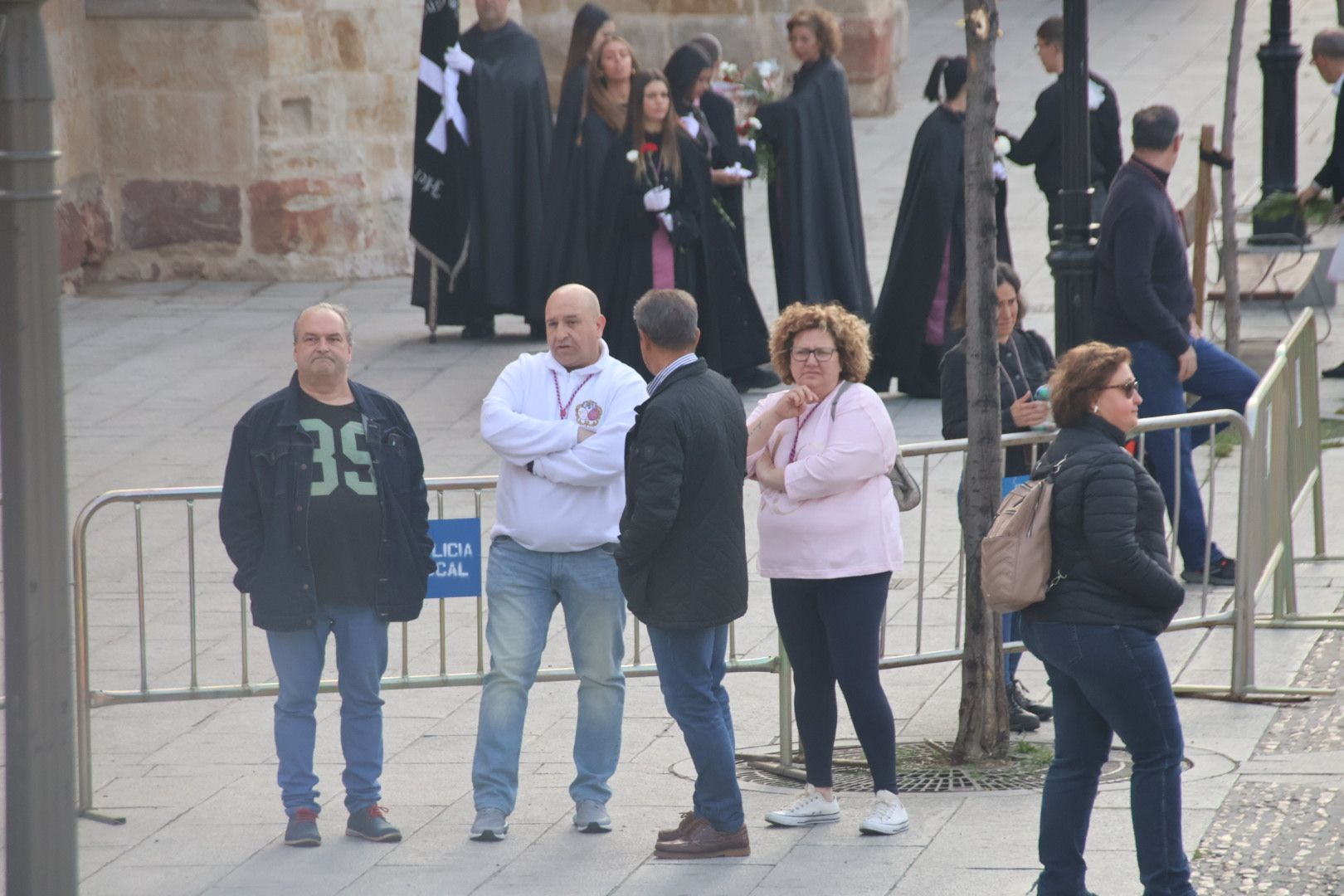 Ambiente en la Procesión de Nuestra Señora de la Alegría y en la Procesión de Jesús Resucitado de la Cofradía de la Vera Cruz