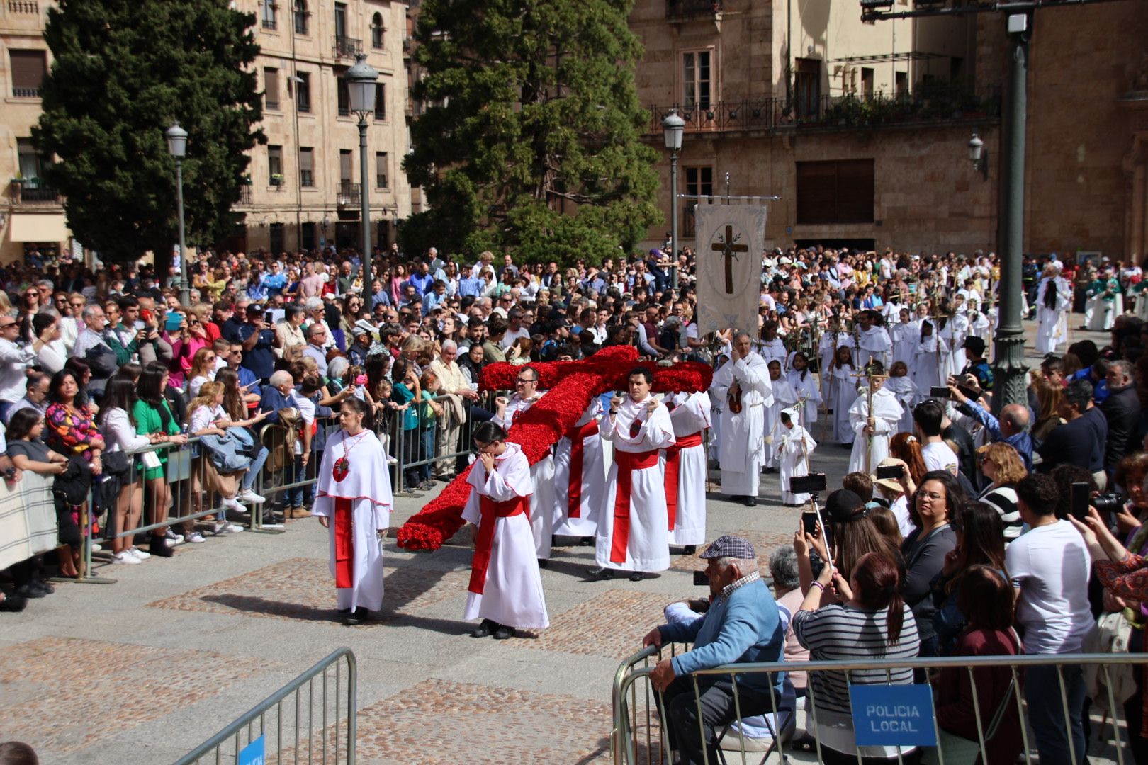 Procesión conjunta de Resurrección de la Cofradía de la Vera Cruz