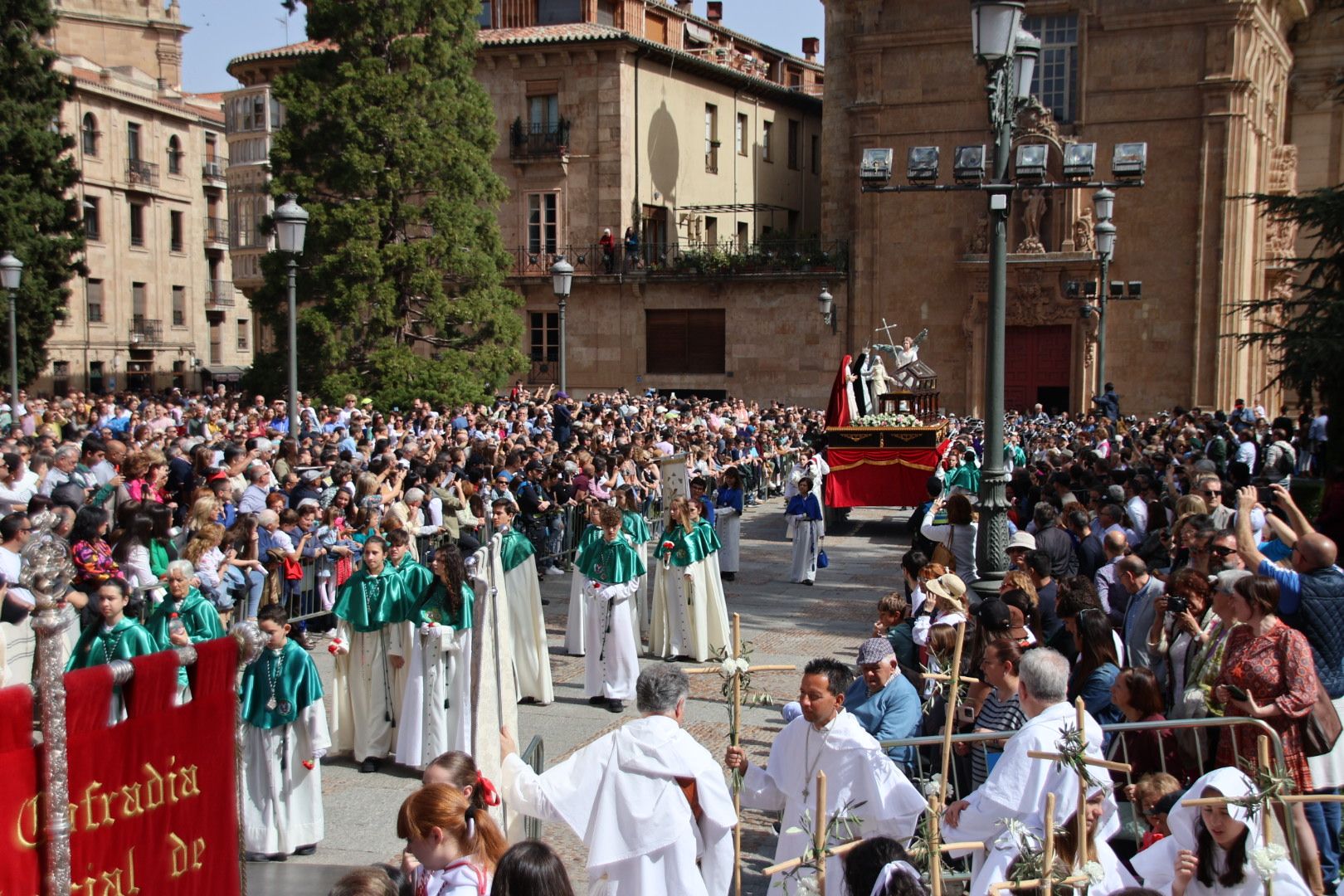 Procesión conjunta de Resurrección de la Cofradía de la Vera Cruz